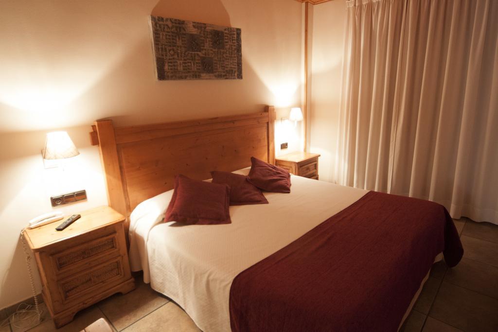 Hotel Sant Roc Кампродон Экстерьер фото