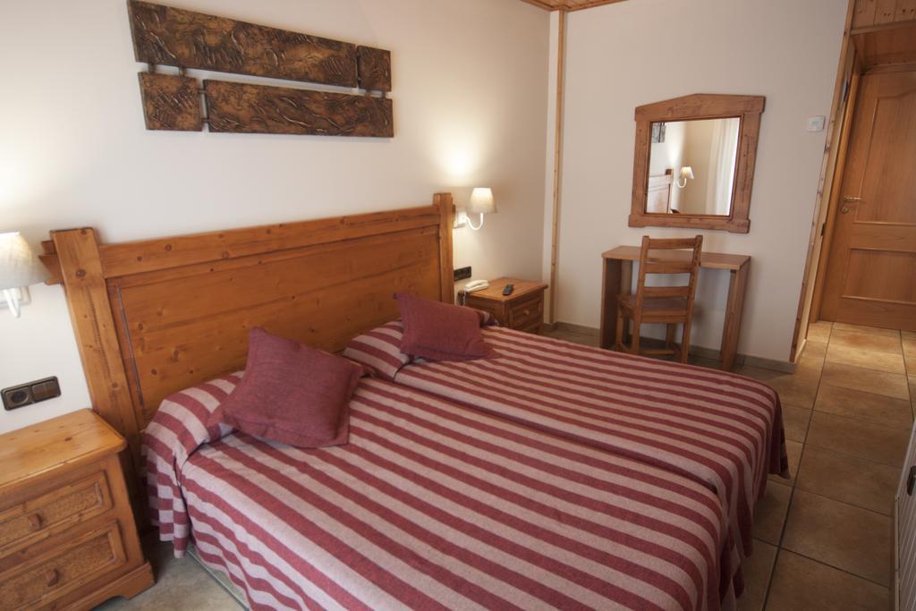 Hotel Sant Roc Кампродон Экстерьер фото